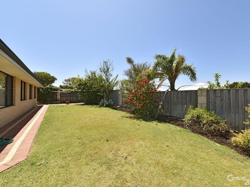 4 Samsun Way, Mindarie WA 6030