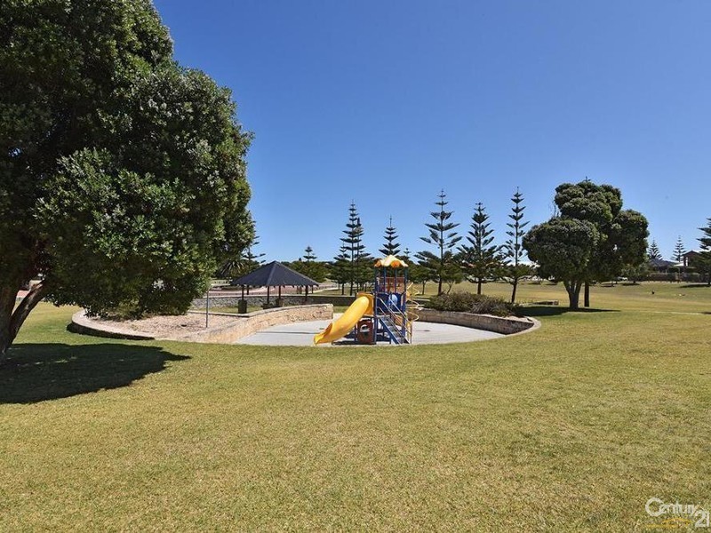 4 Samsun Way, Mindarie WA 6030