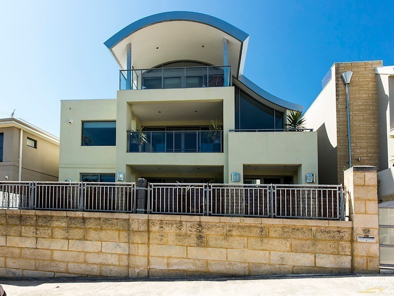 12 Swansea Promenade, Mindarie WA 6030