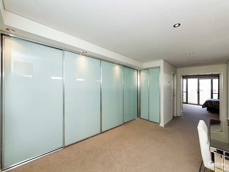 12 Swansea Promenade, Mindarie WA 6030