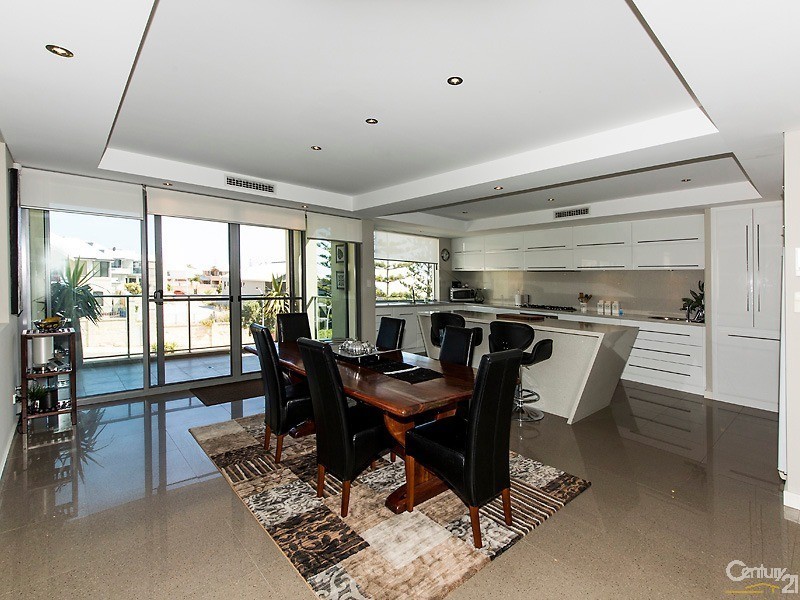 12 Swansea Promenade, Mindarie WA 6030
