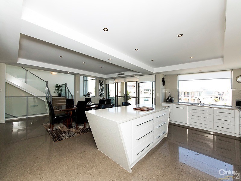 12 Swansea Promenade, Mindarie WA 6030