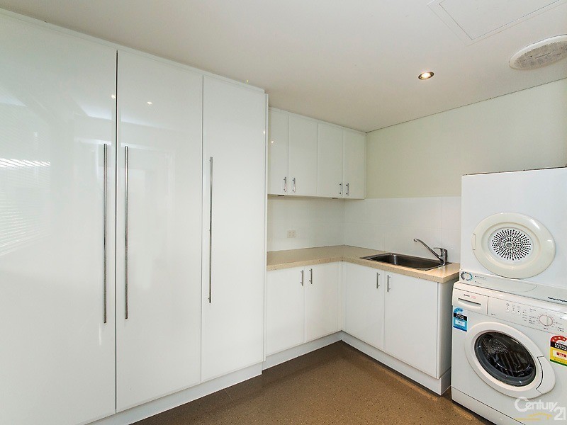 12 Swansea Promenade, Mindarie WA 6030