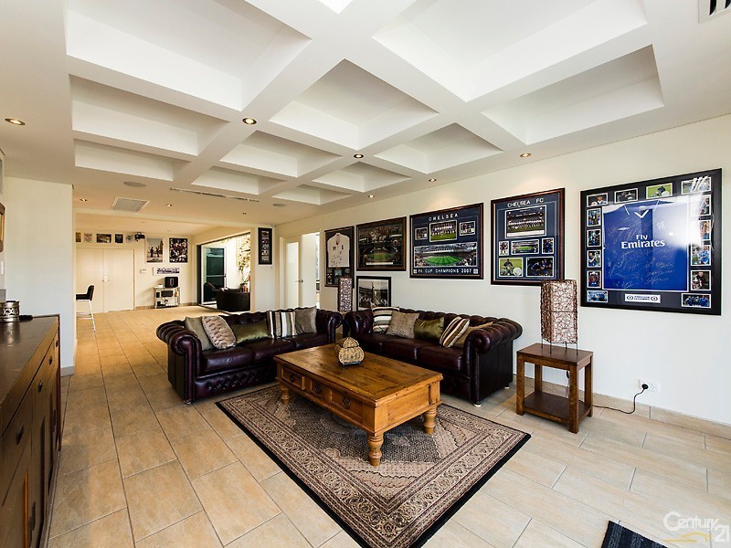 12 Swansea Promenade, Mindarie WA 6030