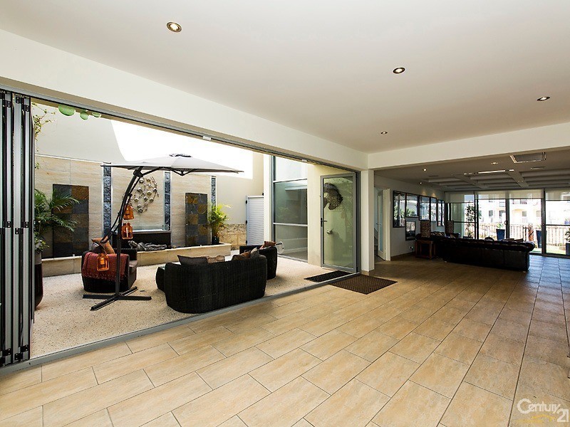 12 Swansea Promenade, Mindarie WA 6030