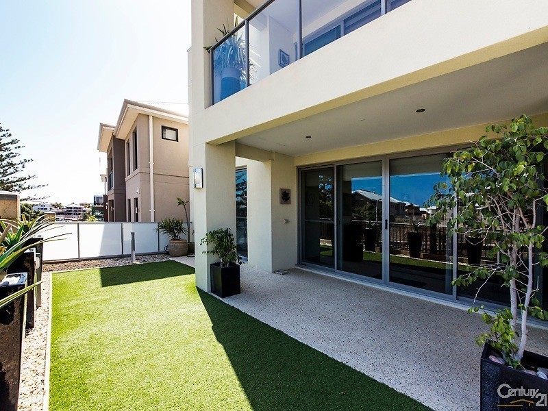 12 Swansea Promenade, Mindarie WA 6030