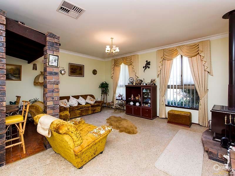 21 Barrallier Way, Padbury WA 6025