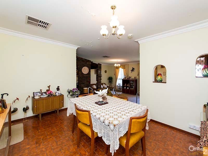 21 Barrallier Way, Padbury WA 6025