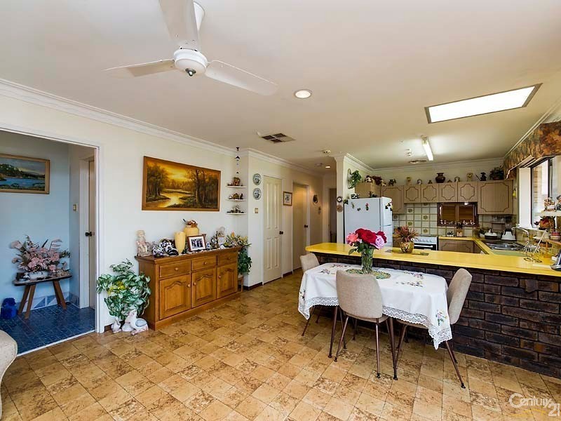 21 Barrallier Way, Padbury WA 6025