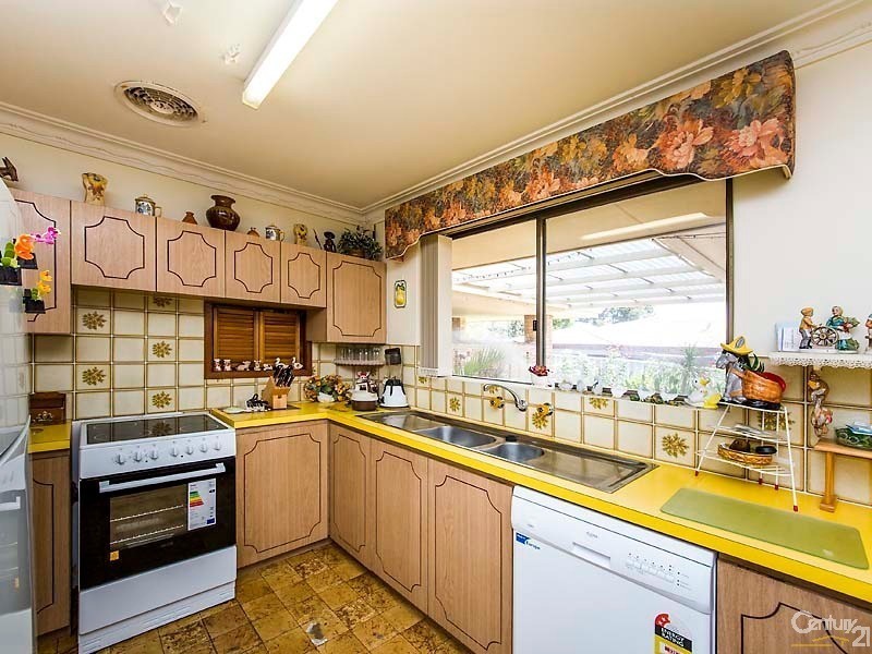 21 Barrallier Way, Padbury WA 6025