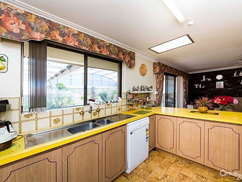 21 Barrallier Way, Padbury WA 6025