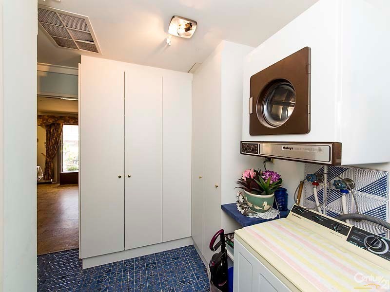 21 Barrallier Way, Padbury WA 6025