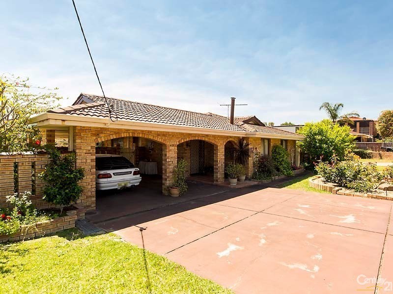 21 Barrallier Way, Padbury WA 6025