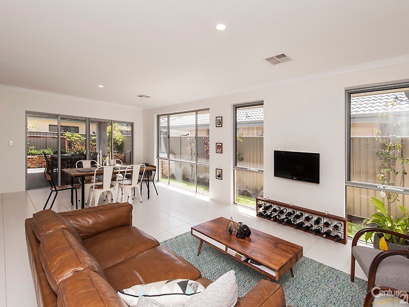 19 Pomelaa Way, Clarkson WA 6030