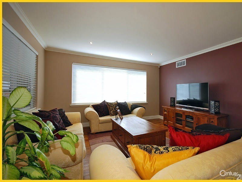 12 Manta Pass, Mindarie WA 6030