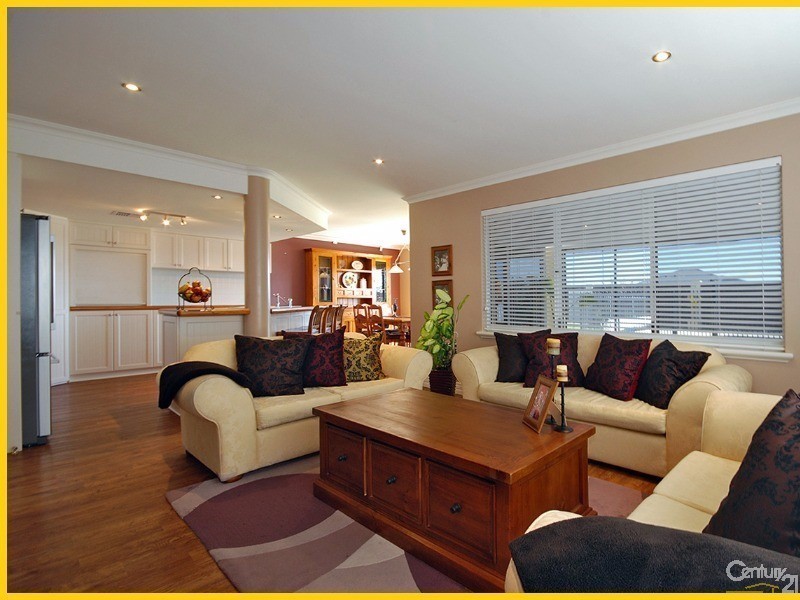 12 Manta Pass, Mindarie WA 6030