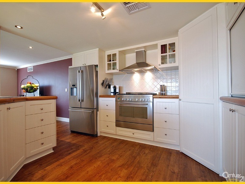 12 Manta Pass, Mindarie WA 6030