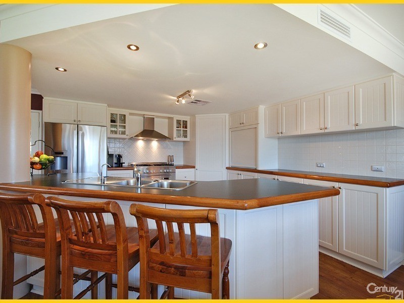 12 Manta Pass, Mindarie WA 6030
