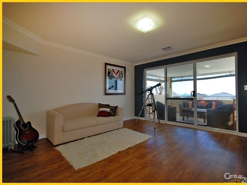 12 Manta Pass, Mindarie WA 6030