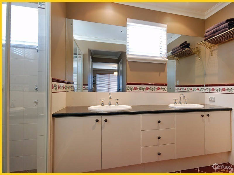 12 Manta Pass, Mindarie WA 6030