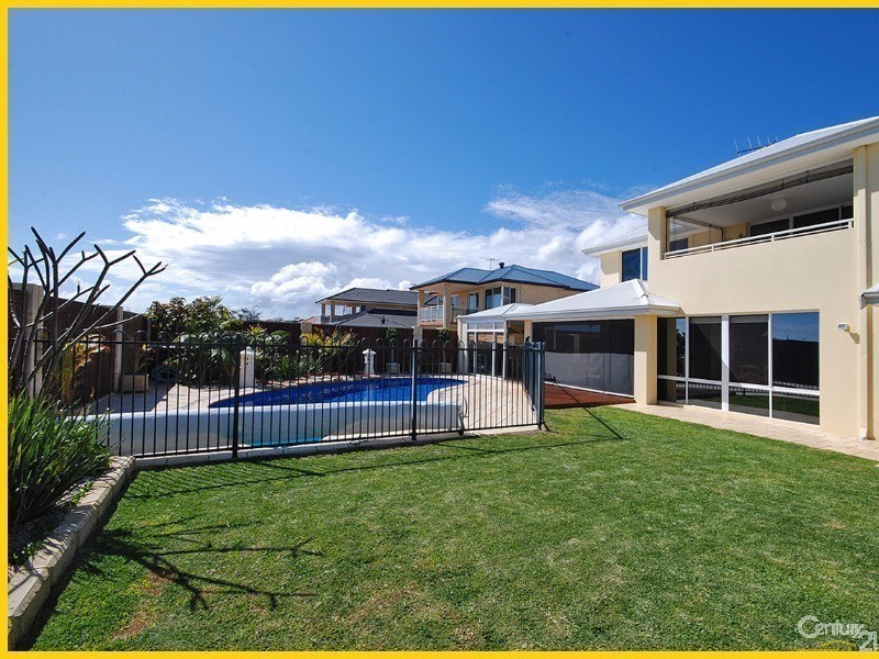 12 Manta Pass, Mindarie WA 6030