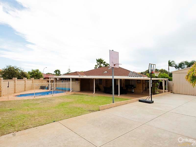 17 Daintree Court, Merriwa WA 6030