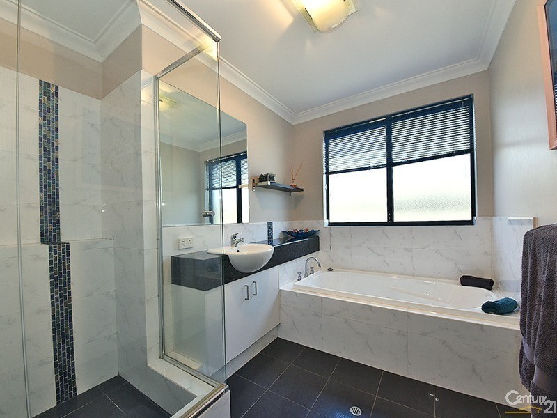 16 Manta Pass, Mindarie WA 6030