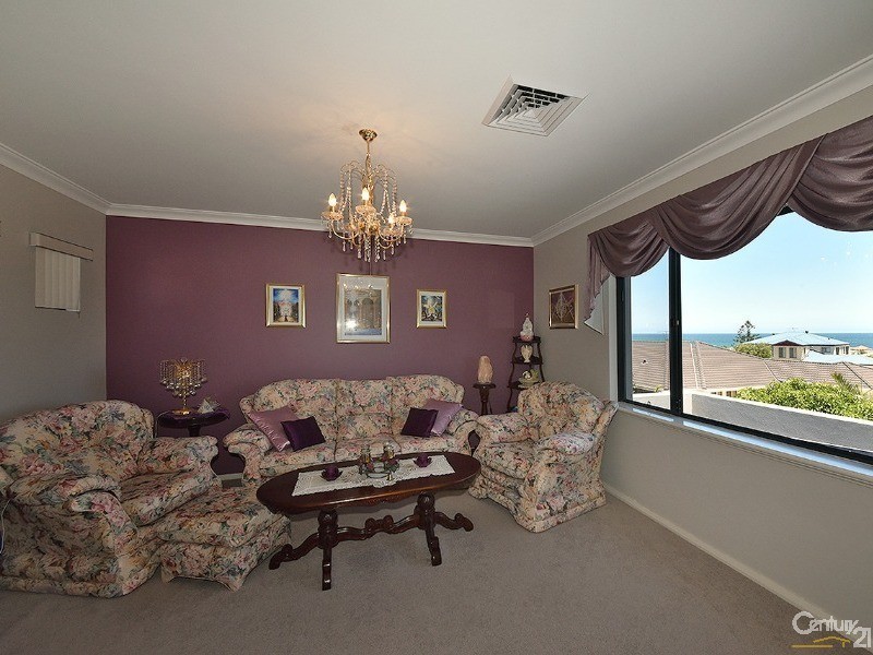 16 Manta Pass, Mindarie WA 6030