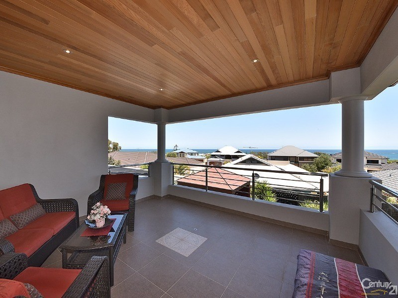 16 Manta Pass, Mindarie WA 6030