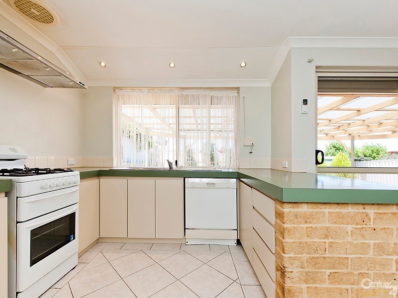 6 Lawrie Court, Clarkson WA 6030