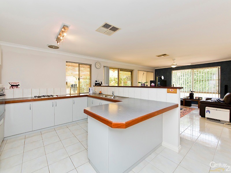 49 Midlothian Crescent, Kinross WA 6028