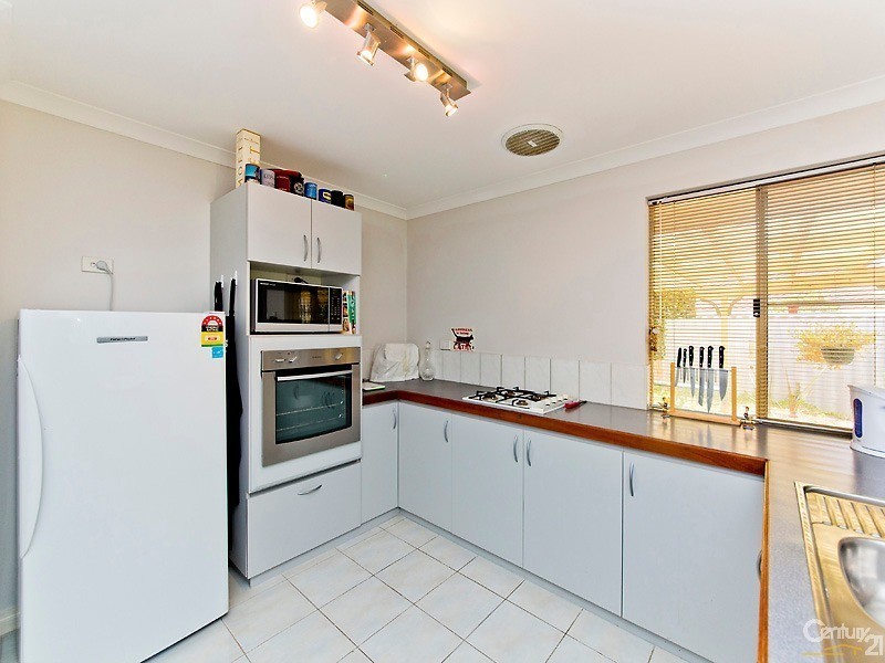 49 Midlothian Crescent, Kinross WA 6028