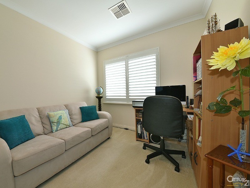 27 Glensanda Way, Mindarie WA 6030