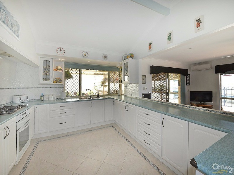 6 Dilkera Place, Quinns Rocks WA 6030