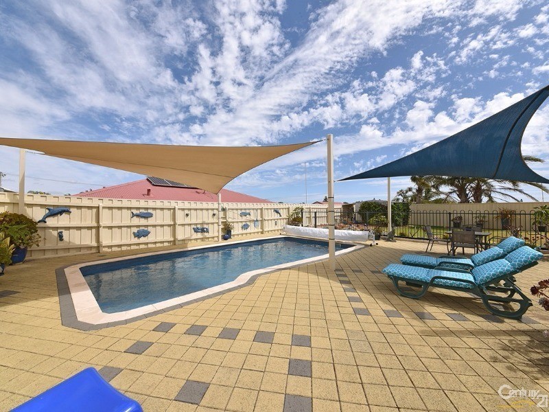 6 Dilkera Place, Quinns Rocks WA 6030