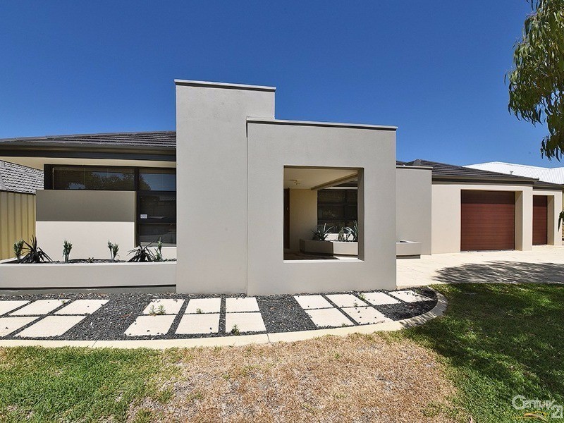 6 Shiralee Bend, Carramar WA 6031