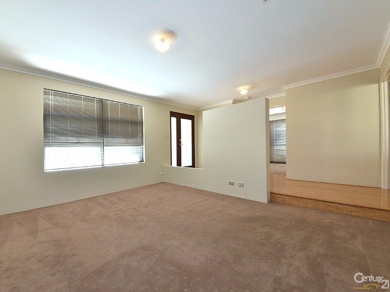 6 Shiralee Bend, Carramar WA 6031