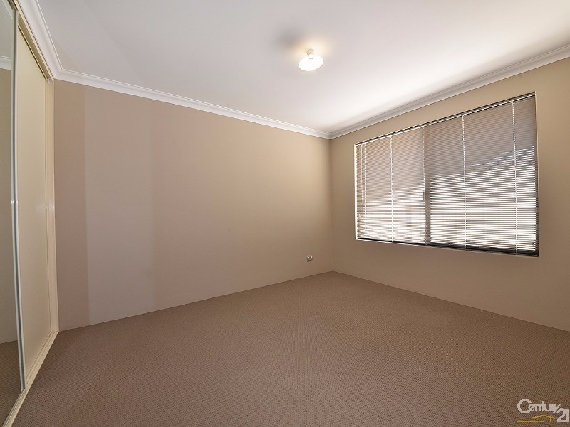 6 Shiralee Bend, Carramar WA 6031