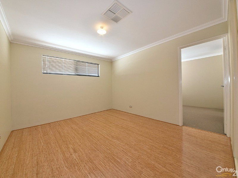 6 Shiralee Bend, Carramar WA 6031