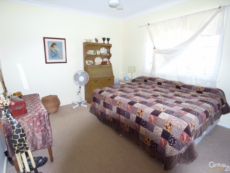 9  Harrington Street, Calingiri WA 6569