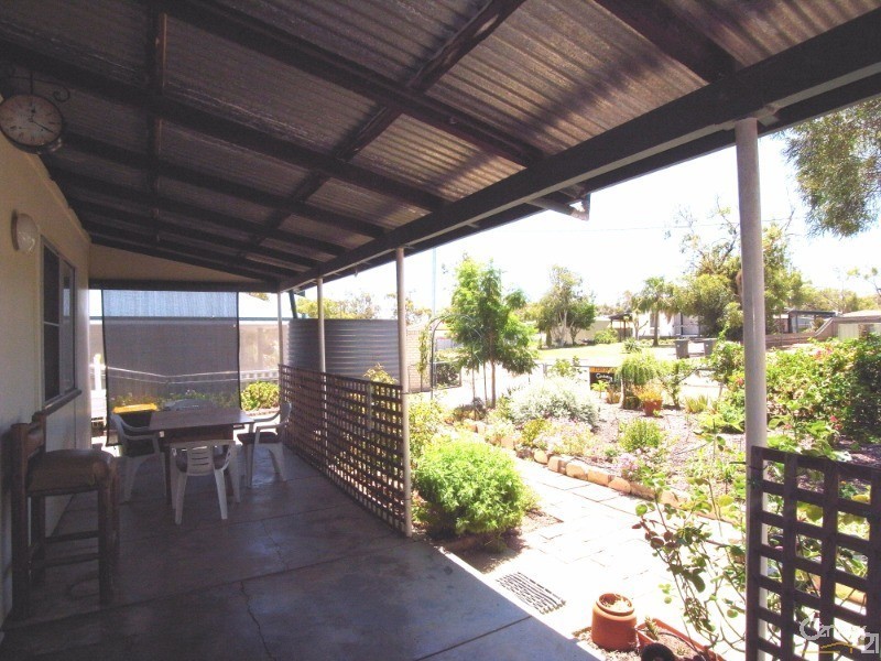 9  Harrington Street, Calingiri WA 6569