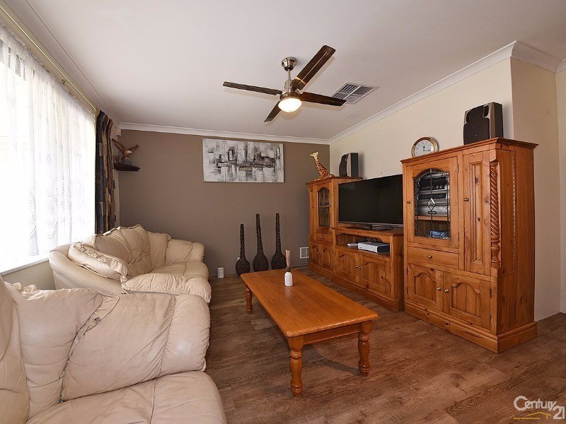 100 Santa Barbara Pde, Quinns Rocks WA 6030