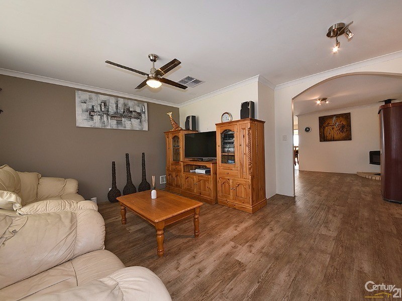 100 Santa Barbara Pde, Quinns Rocks WA 6030