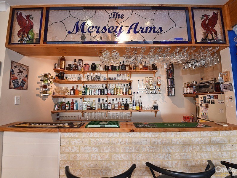 100 Santa Barbara Pde, Quinns Rocks WA 6030