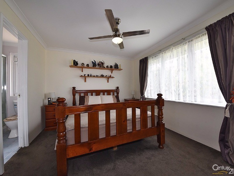 100 Santa Barbara Pde, Quinns Rocks WA 6030