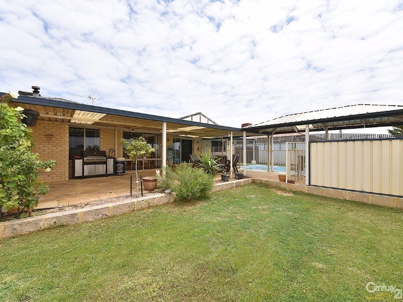 100 Santa Barbara Pde, Quinns Rocks WA 6030