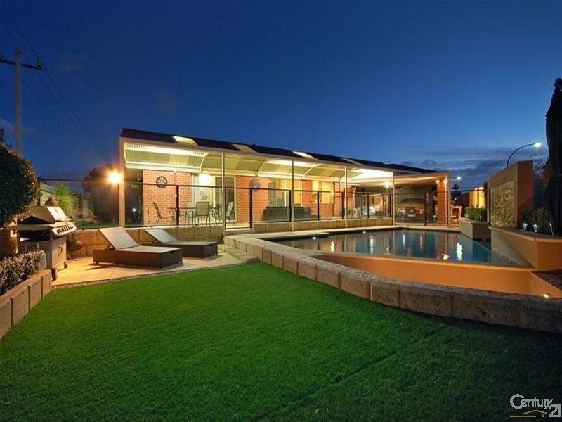 1 Bodrum Crescent, Mindarie WA 6030