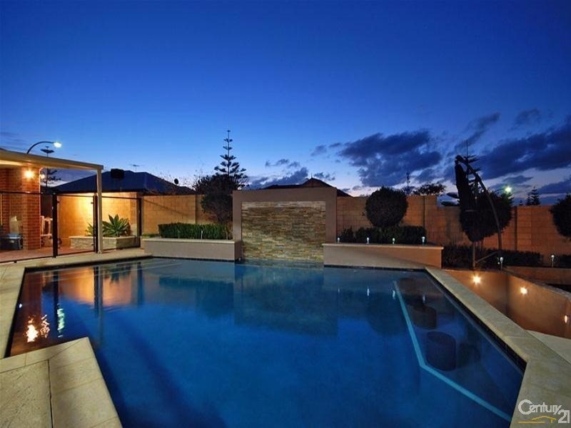 1 Bodrum Crescent, Mindarie WA 6030