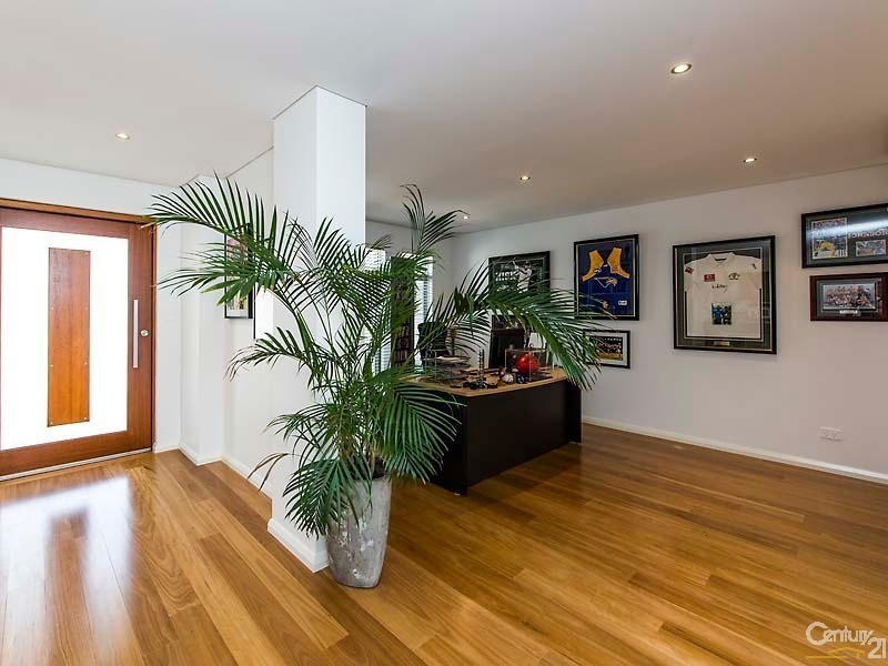 22 Ocean Falls Boulevard, Mindarie WA 6030