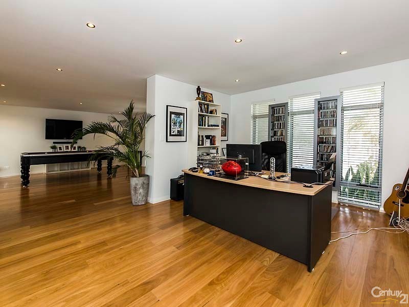 22 Ocean Falls Boulevard, Mindarie WA 6030